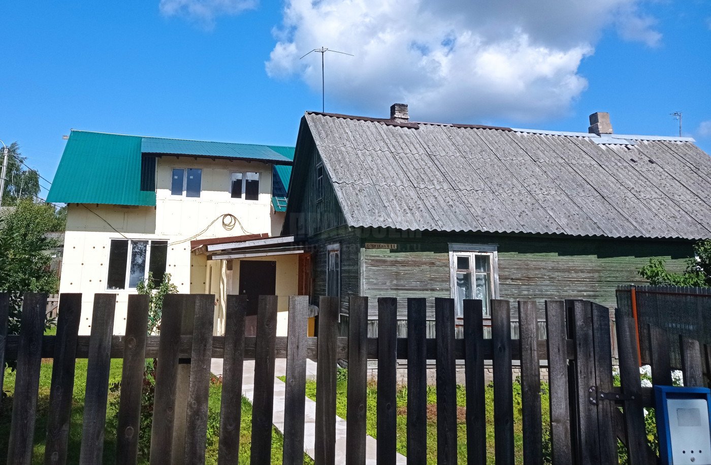 Тень дома падает на соседний участок